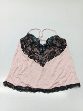 Rosa Camisole mit schwarzer Spitzenverzierung