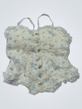 Weiße Camisole mit Blumenmuster und Spitzenbesatz