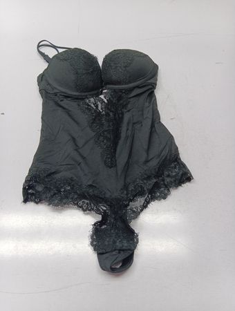 Bodysuit mit schwarzer Spitzenverzierung