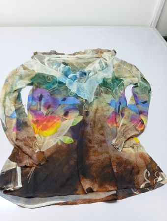 Transparentbluse mit Blumenmuster