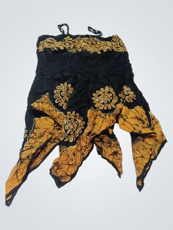 Schwarz-gelb gemustertes Kleid