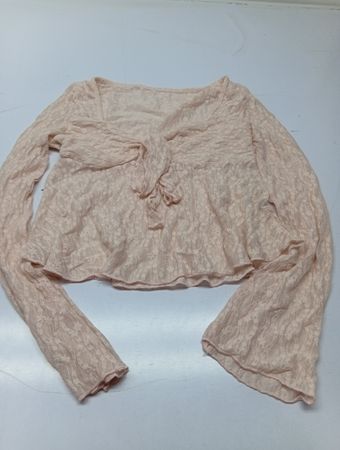 Rosa Spitzen-Oberteil mit Bindefront, langen Ärmeln und kurzem Schnitt