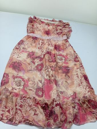 Geblümtes Kleid
