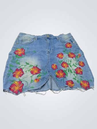 Hydraulisch bestickter Denim-Minirock