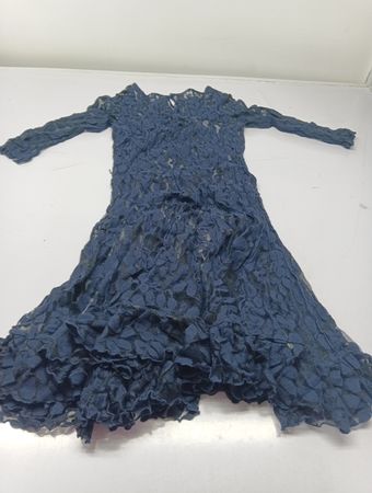 Blaues Spitzenkleid