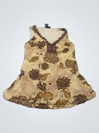 INC International Concepts Perlenbesetztes V-Ausschnitt Top mit Blumenmuster