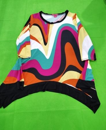 Multicolored Wavy Pattern T-Shirt