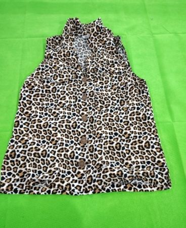 Cipo Leopard Print Sleeveless Blouse