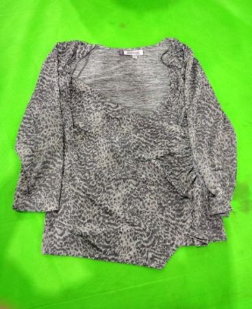 Blusa Estampada Cinza Jennifer Lopez