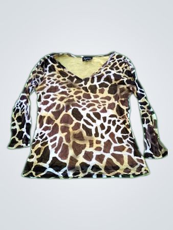 Lynna Ritchie Giraffe Print Long Sleeve Top