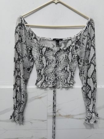 Forever 21 Langärmeliges Oberteil mit Schlangenprint