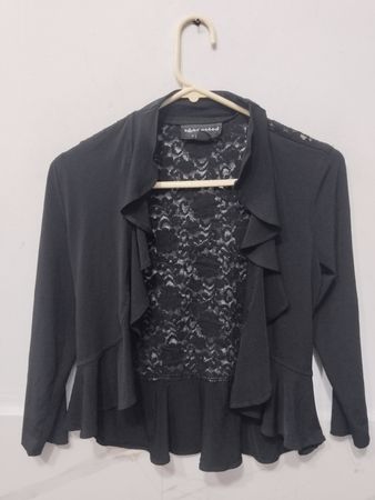 Connected Apparel Women's Schwarzer Cardigan mit Spitzenbesatz