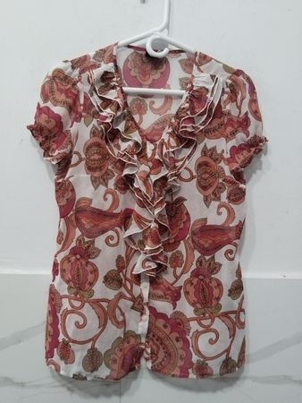 east5th Petite Damen-Bluse mit Blumenmuster und Rüschendetail