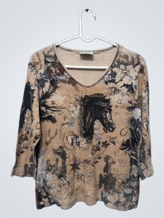 Cactus Bay Apparel Women's 3/4 Sleeve Horse Print Top