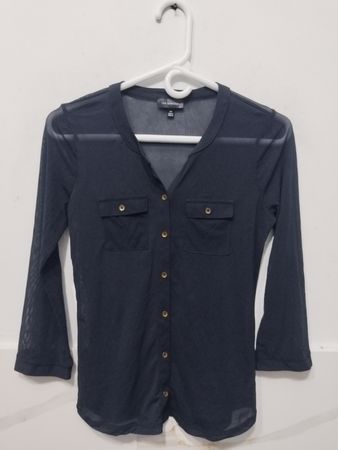 La chemise transparente boutonnée The Limited