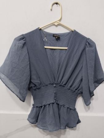 Shinestara Damenbluse in Blau mit Rüschen und gerafftem Smock-Einsatz