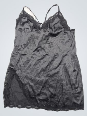 Chemise mit schwarzer Spitzenborte