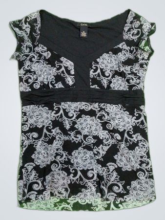 GNW Women's Black and White Floral Blouse