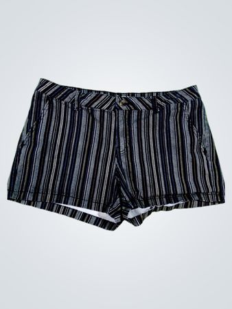 ana Mid Rise Twill Short