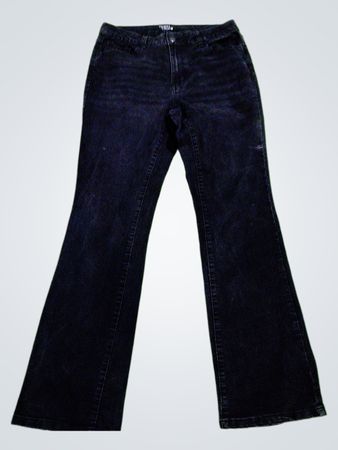 Time and Tru Damen Flared Jeans