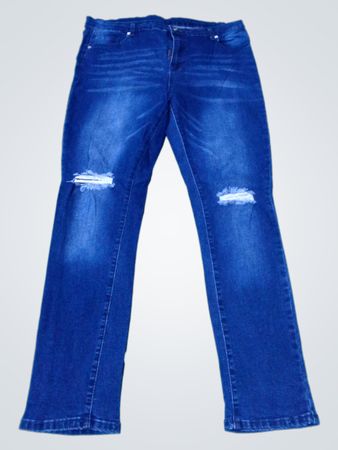 Blue Jeans mit zerrissenen Knien