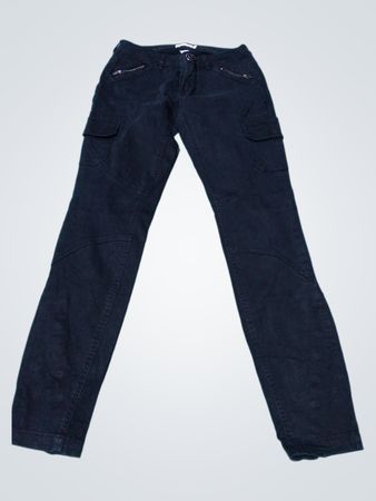 Revolution Schwarze Cargo-Hose mit Knopfverschluss am Knöchel