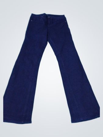 Dunkel gewaschene Schlagjeans