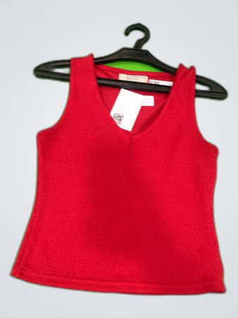 Loisy Collection Red V-Neck Tank Top