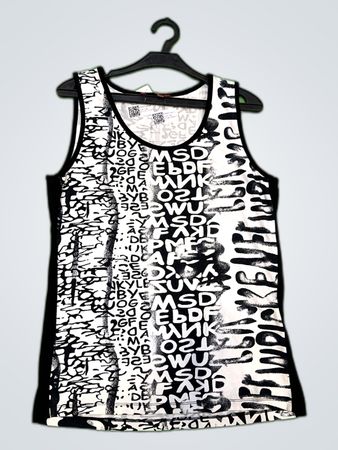 Lea H. Graphic Sleeveless Top