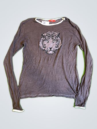 Tisfaia Long Sleeve Shirt with Tiger Graphic