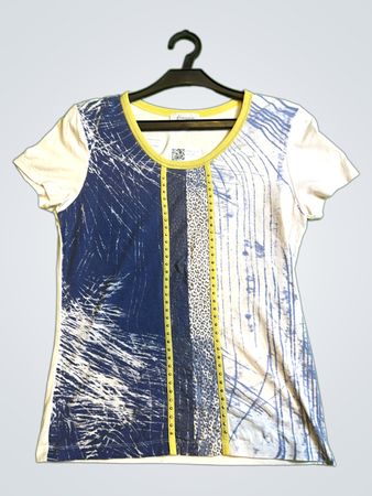 Tendances Blue and White Graphic T-Shirt