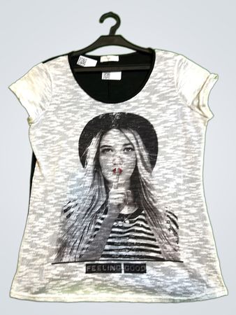Cache Cache Graphic T-Shirt