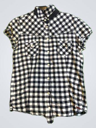 Guess Plaid Short Sleeve Button-Up Shirt