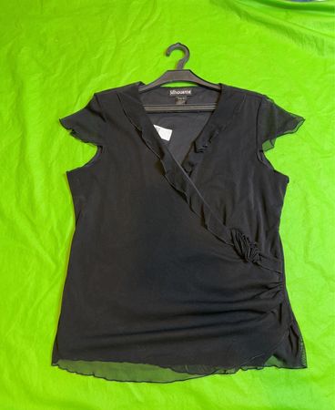 Silhouette Black Cross-Front Bluse