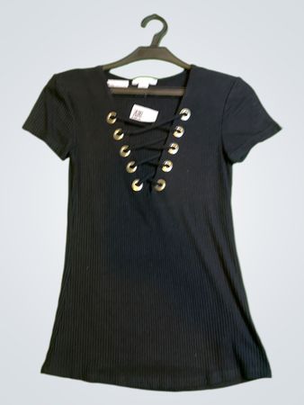 AMISU Schwarzes Geripptes Schnür-T-Shirt