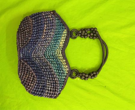 Gewebte Handtasche