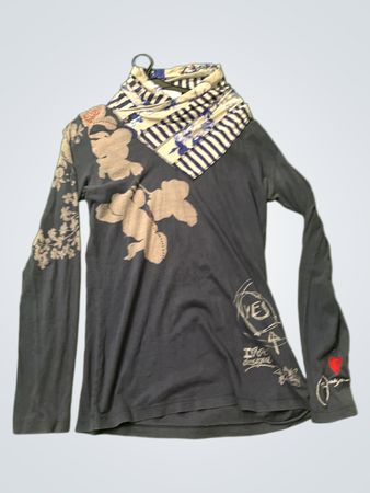 Langarm-Graphic-Top