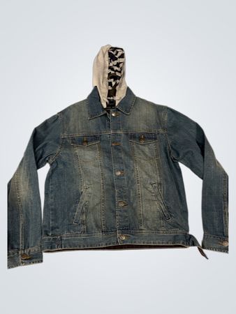 Jeansjacke mit Kapuze