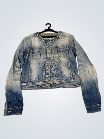 Nietenjeansjacke