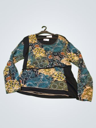 Bluse mit bunten Ärmeln