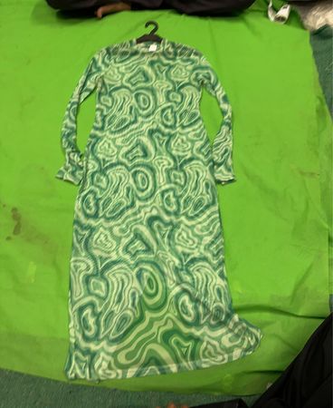 Sinsay Grünes Musterkleid