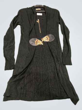Schwarzes Langarmkleid