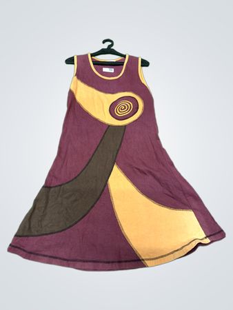 Maroon und Gelbes ärmelloses Kleid