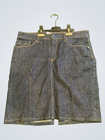 Unmarkierte Denim-Shorts