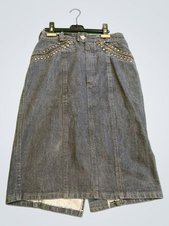 Grauer Denimrock mit Nieten