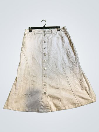 Beiger Knopf-Front Maxi-Rock