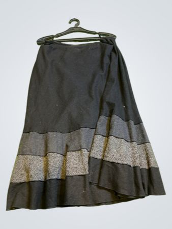 M&Co. Petite Schwarzer Rock mit Grauen Paneelen