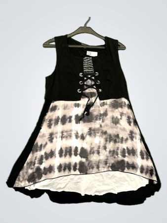 La Mode Est Favor Schwarz und Weiß Tie-Dye Schnürkleid