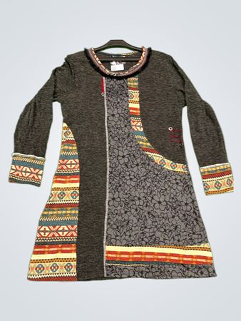 Peace and Love Damen Graues Langarmkleid mit ethnischem Druckbesatz