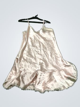 Satin Unterkleid mit Spitzensaum